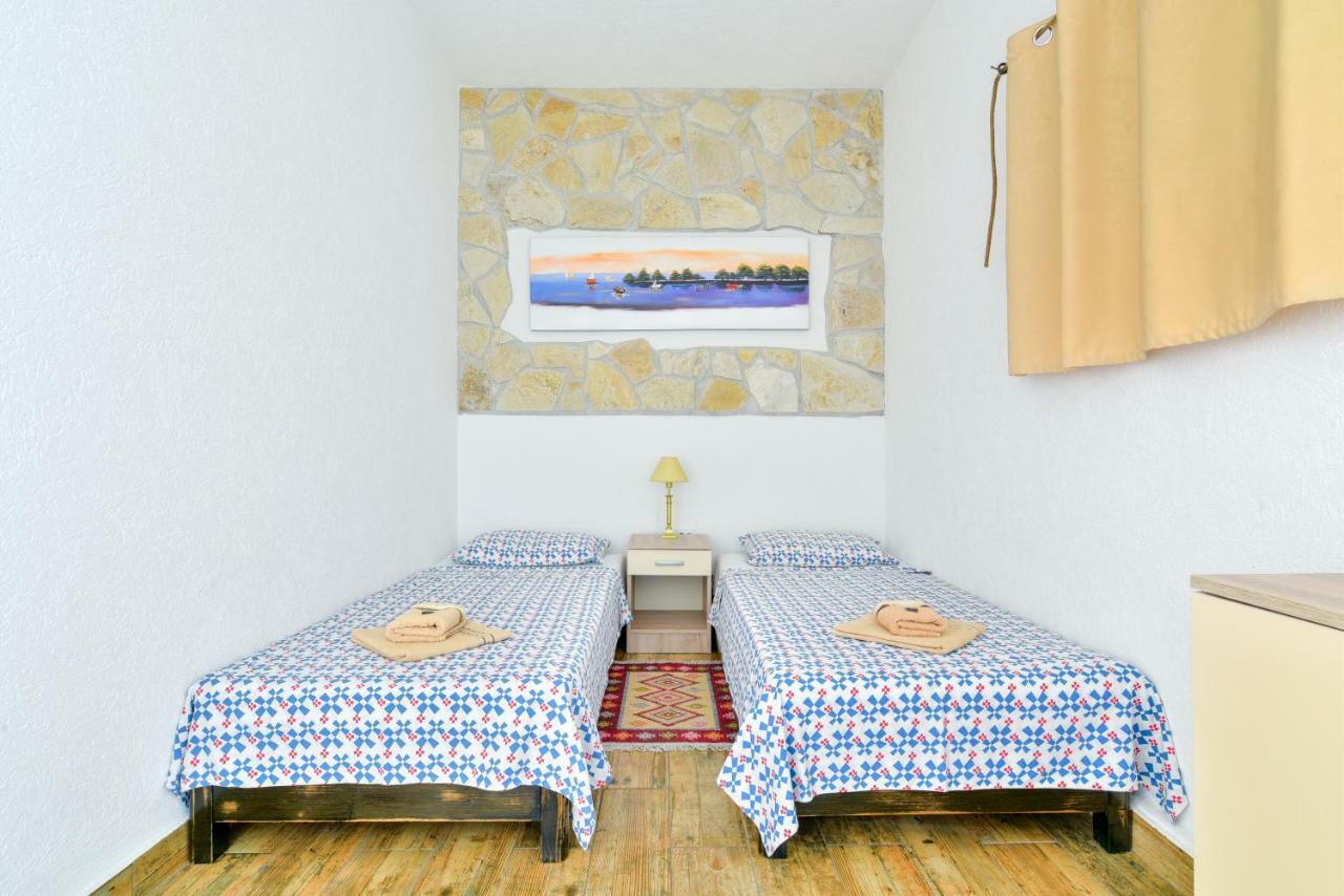 Pataki Guesthouse Petrovac Exterior foto