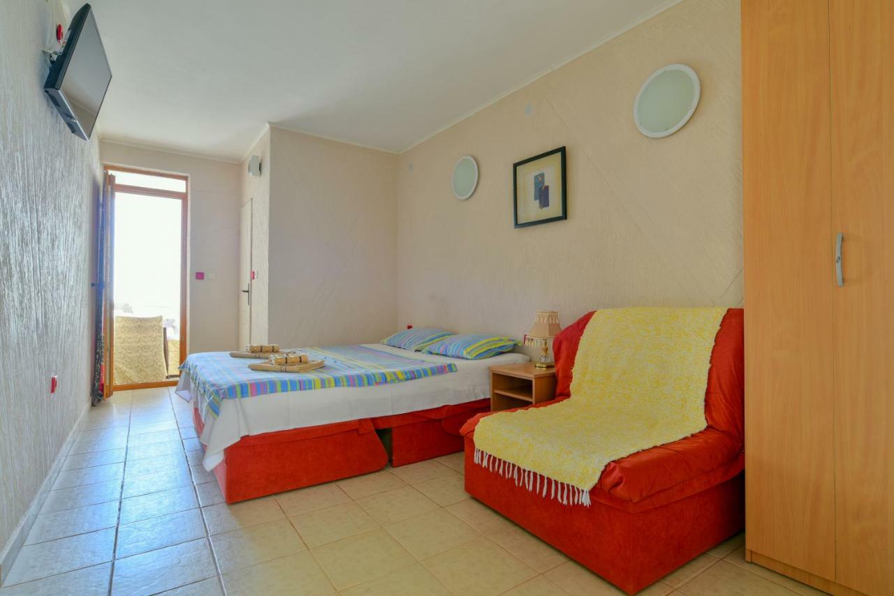 Pataki Guesthouse Petrovac Exterior foto